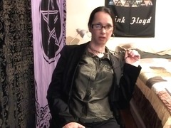 Aged Wiccan Roleplays as Sex Therapist and Copulates Her Holes