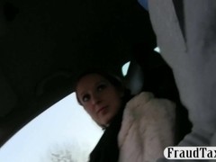 Amateur sucked and fucked with pervert driver for some cash