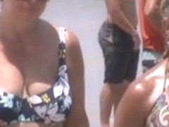 candid mature jiggly beach tits 64