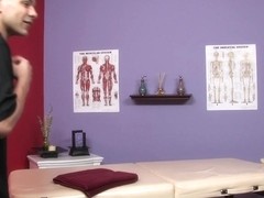 Massage-Parlor: Strip Search