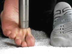 [Vacuuming Feet] Vacuuming my wrinkled feet
