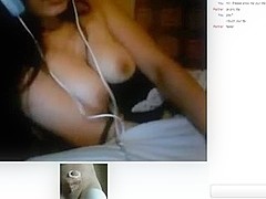 Chick exposes her big tits on chat-roulette
