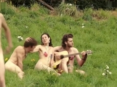 Laetitia Casta & Kate Moran - Group Naked in Public, Nude Sex Scene