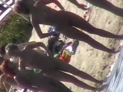 Nudist beach offer some naked chicks on spy cam
