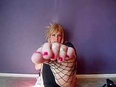 Mallory Tgirl Showing Her Sexy Feet