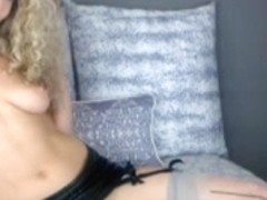 Hot golden-haired on livecam