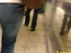 Candid jeans butt video of a woman wearing skinny jeans