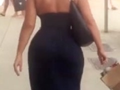 Candid Voyeur PAWG Embarassed About Her Big Juicy Ass