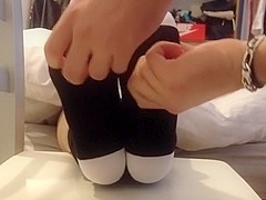 Tickling my girlfriend Feet oiled Part 1
