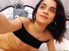 Teen Babe Fucking Her Pussy On Cam