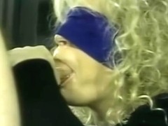 Sucking a mean cock blindfolded - Julia Reaves