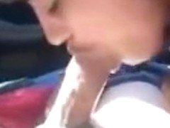 Romanian girl gives her bf a blowjob in his car