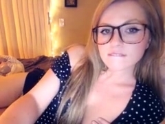 Livecam floozy with glasses masturbates her bald cum-hole