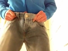 Jeans piss in shower
