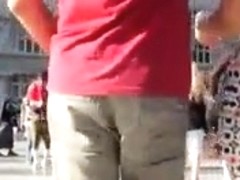 European sexy jiggle booty in loose pants