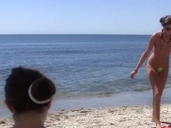 Bikini gals doing college oral and fucking on the beach
