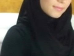 Sexy Hijabi Girl on Cam